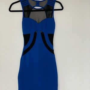 Size XXS but it’s stretch so it can be fit in a person size Xs or S